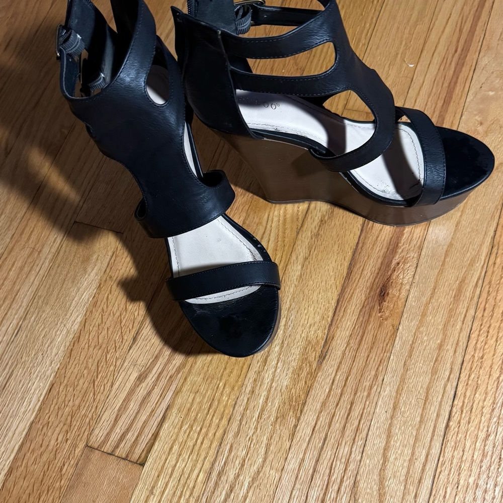 Bamboo Sandals Women’s  Size-11 Wedges Black Chunky Heel, Stylish Pre-Owned